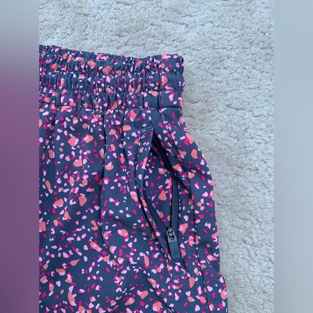 Athleta Girl Size M, 8-10, Play More Speckled Athletic Shorts - Picture 5 of 7